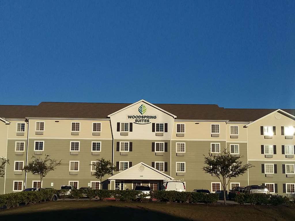 Otel Woodspring Houston I-45 Airtex